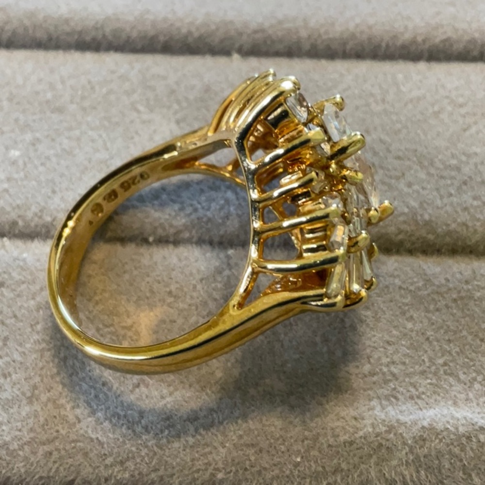 Elegant Gold Toned Sterling Silver Women's Ring - Picture 2 of 5